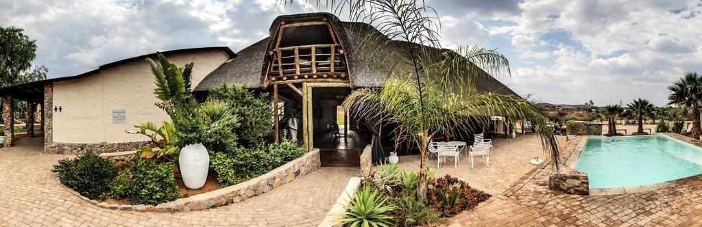 Etotongwe Lodge Outjo Extérieur photo
