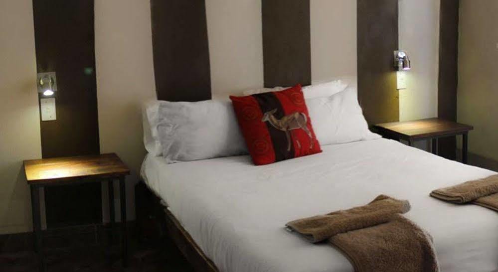 Etotongwe Lodge Outjo Extérieur photo